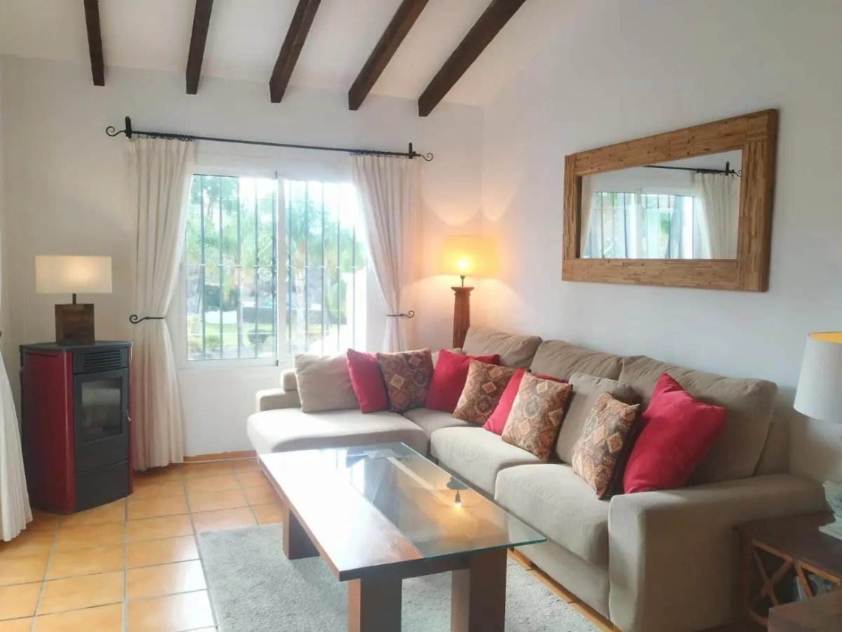 Apartment Lovely 2 Bedroom In Oasis De Capistrano, Nerja