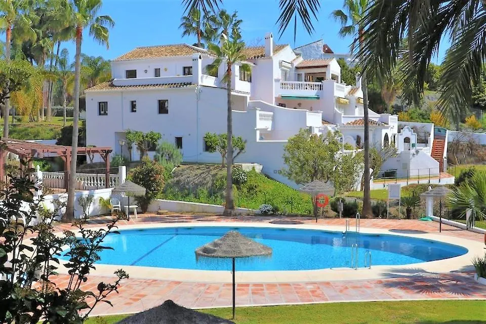 Lovely 2 Bedroom In Oasis De Capistrano, Nerja Apartment